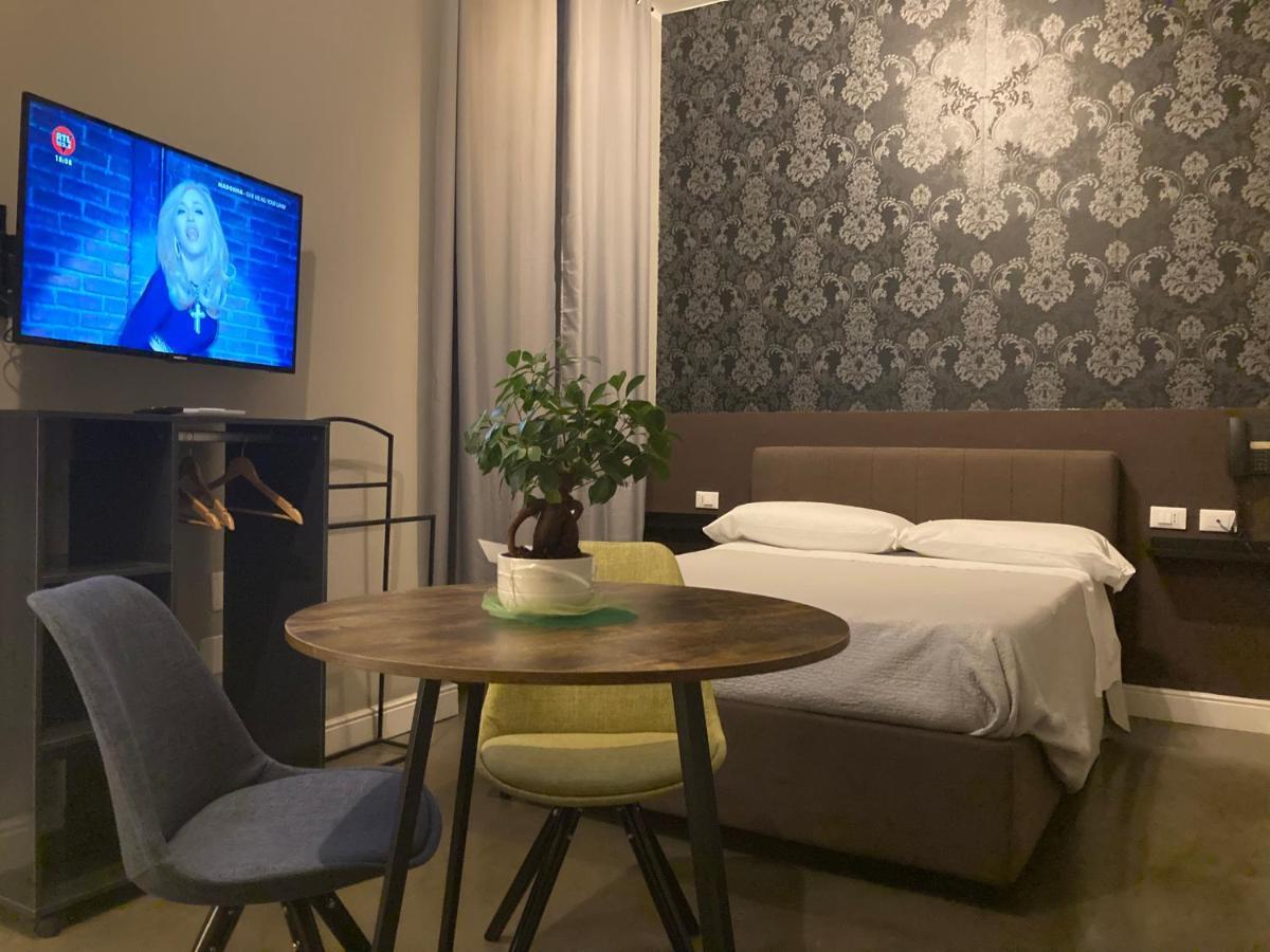 Hotel Calypso Milan Exterior photo